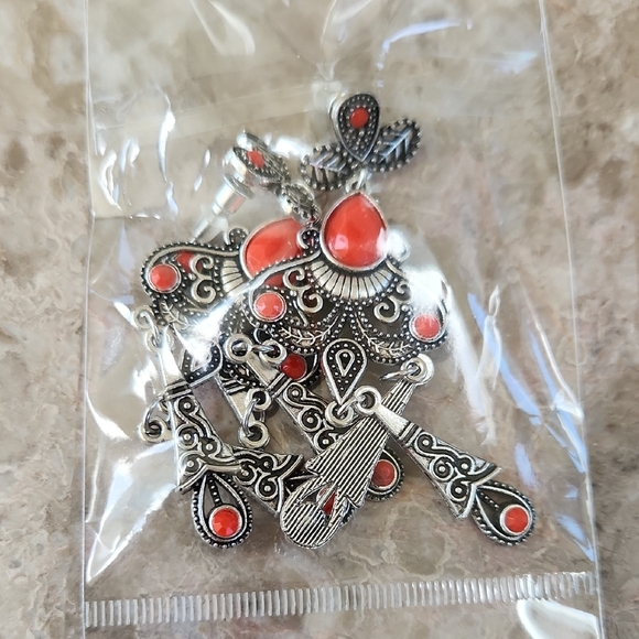 Elegant Silver and Red Dangle Earrings, New - Picture 2 of 3